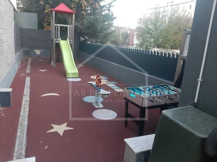 Apartament cu 2 camere semidecomandat, mobilat în Sisești