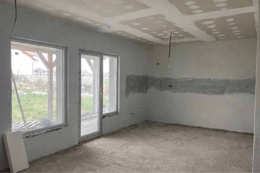 Casă cu Teren 300 Mp în Moșnița Nouă