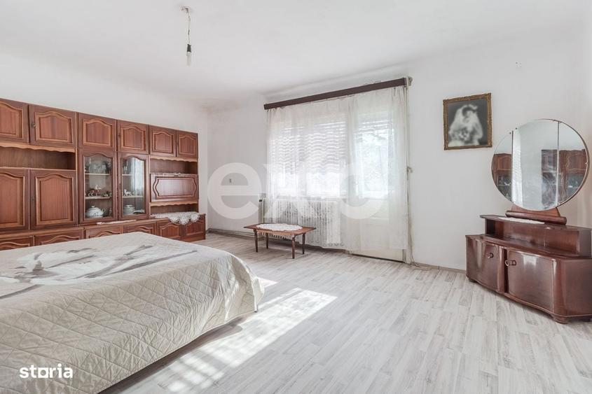Casă cu 4 camere în Central