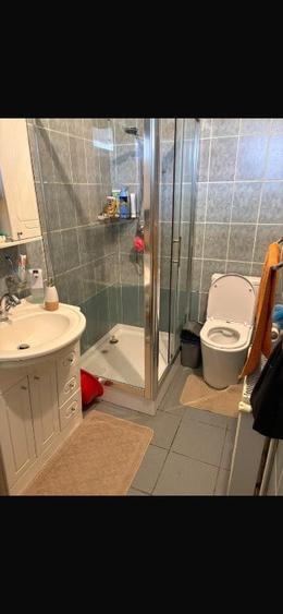Casă cu 8 camere cu Teren 1200 Mp în Florilor