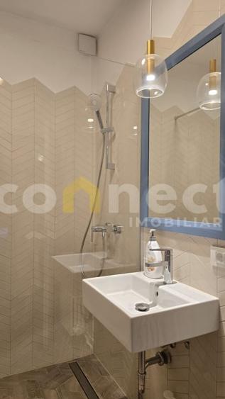 Apartament de închiriat | 4 camere, 2 băi | Central, zona UMF - 10