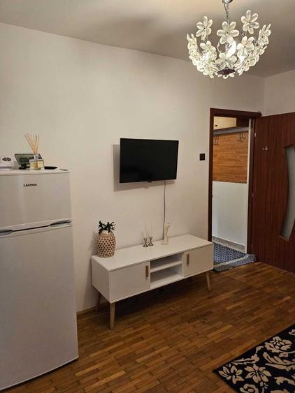 Apartament cu 2 camere semidecomandat în Tătărași