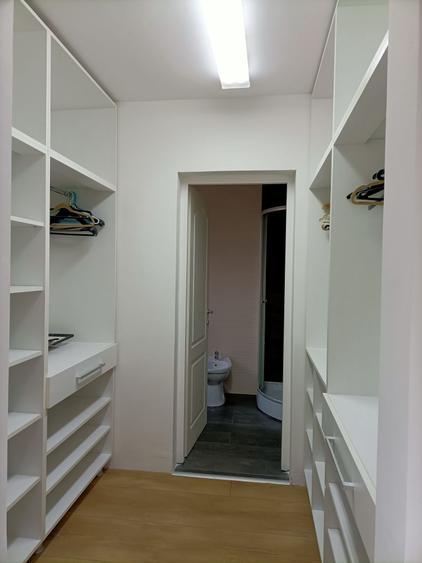Casă individuală cu 6 camere cu Canalizare în Apahida