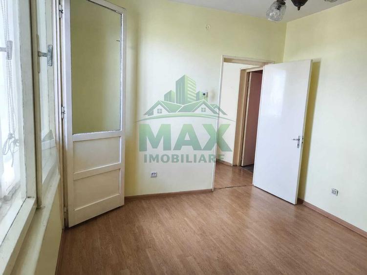 Apartament cu 3 camere semidecomandat în Andrei Mureșanu