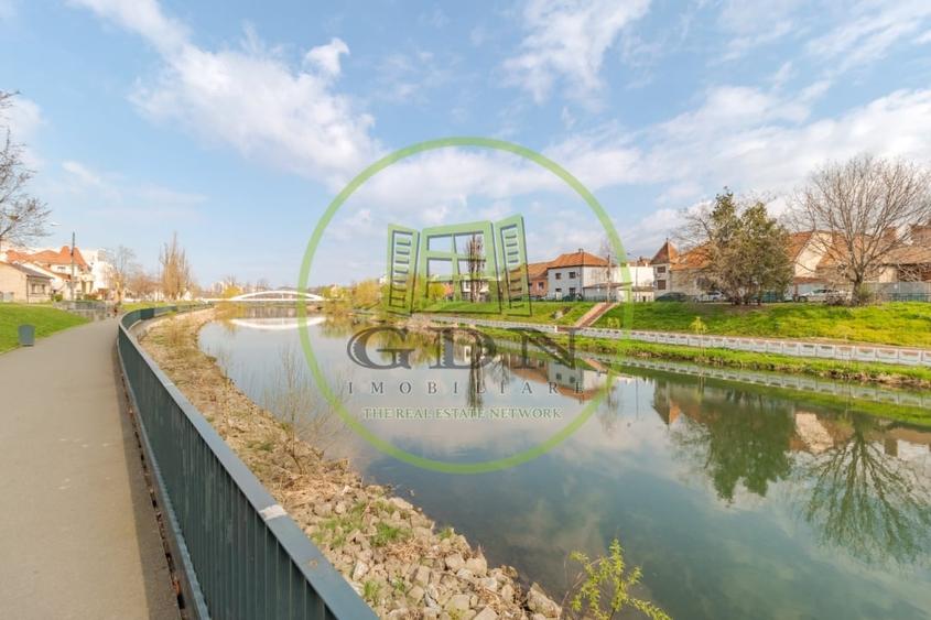 Apartament cu 3 camere decomandat, mobilat în Ultracentral