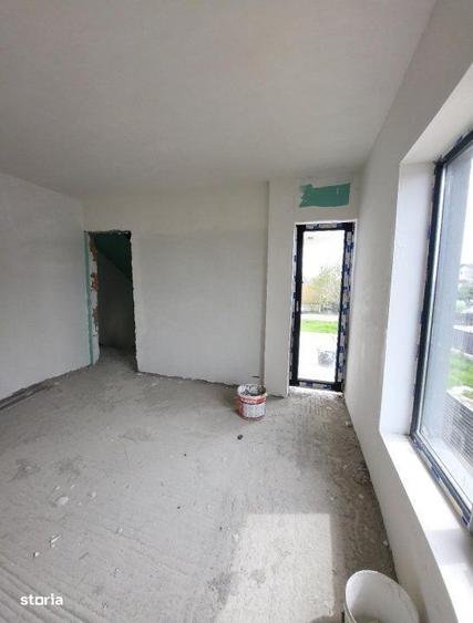 Casă cu 4 camere în Vârteju