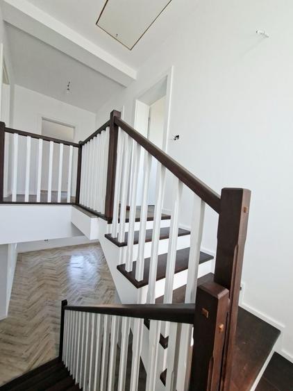 Casă cu 4 camere în Păulești