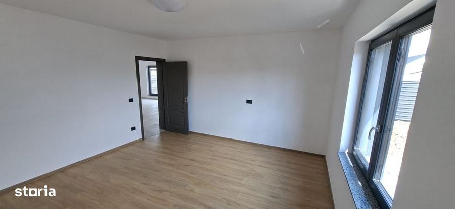 Casă cu 3 camere în Letea