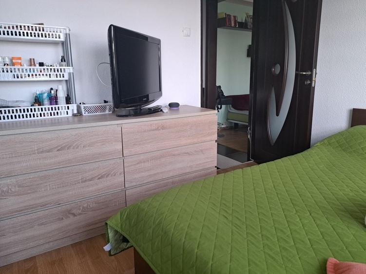 Apartament cu 2 camere semidecomandat în Mioriței