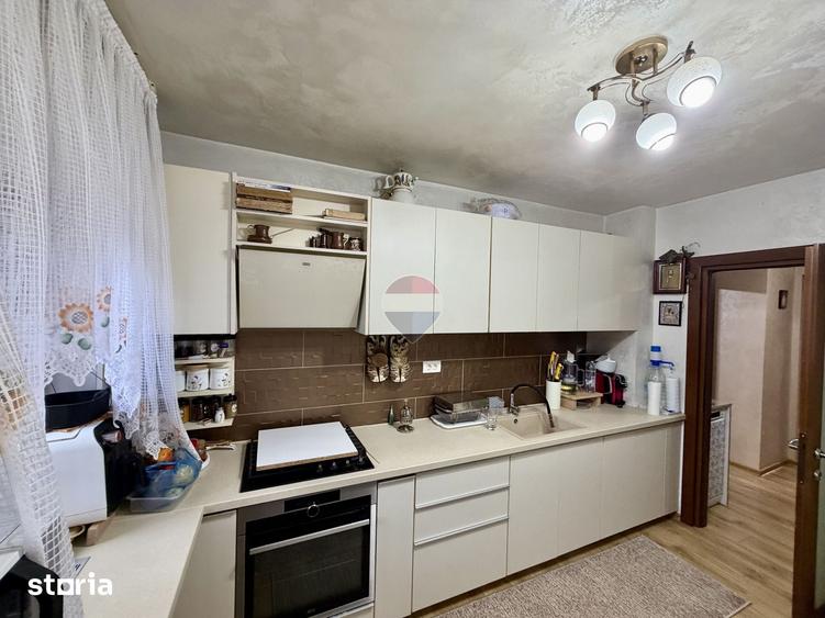 Apartament cu 3 camere în Brăilei