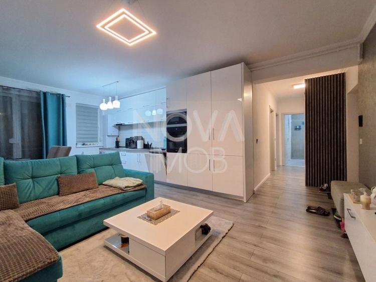 Apartament cu 3 camere decomandat, mobilat în Lazaret