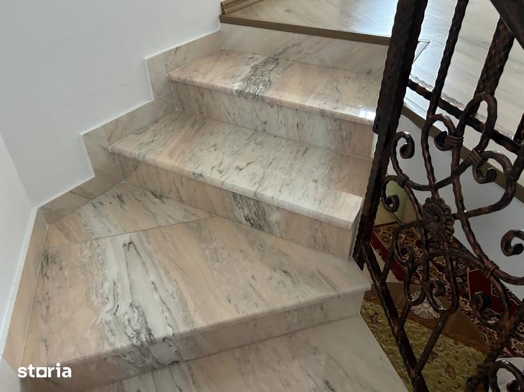 Casă cu 6 camere decomandat cu Teren 2700 Mp în Bocsig