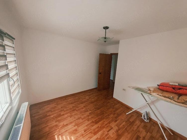 Apartament cu 3 camere decomandat în 1 Mai