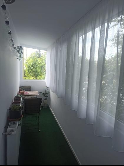 Apartament cu 3 camere decomandat în Între Lacuri