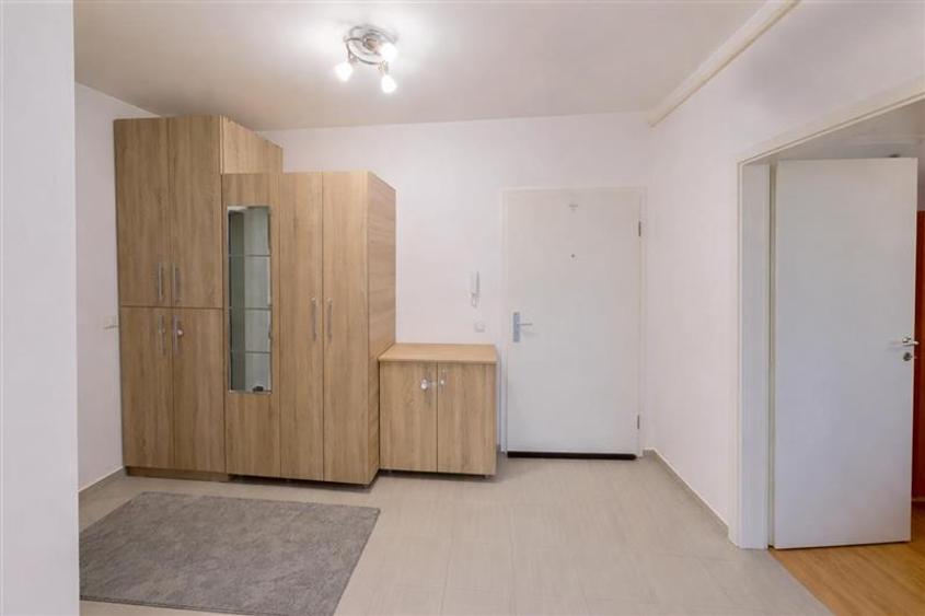 Apartament cu 2 camere decomandat în Avantgarden
