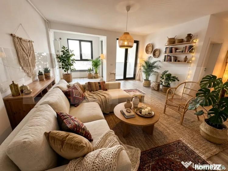 Apartament cu 4 camere semidecomandat în Central