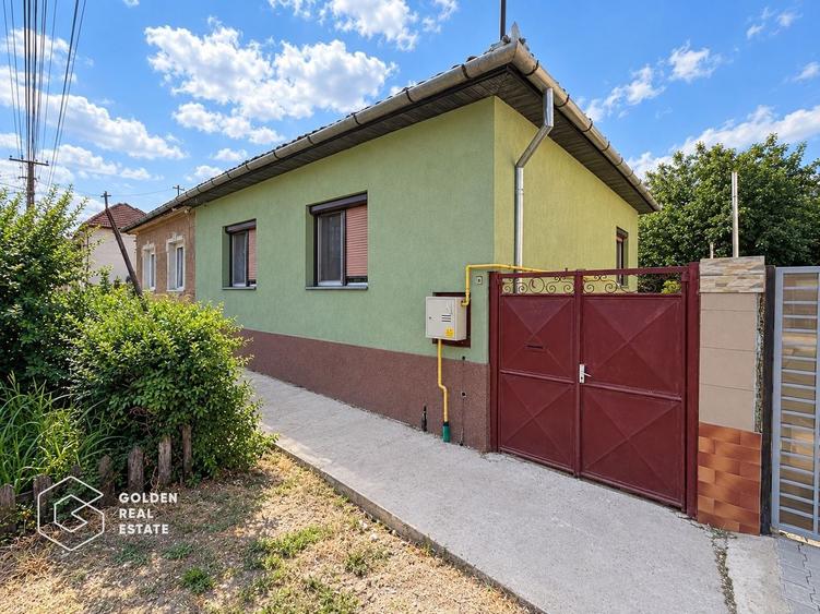 Casă individuală cu 3 camere cu Canalizare în Aurel Vlaicu