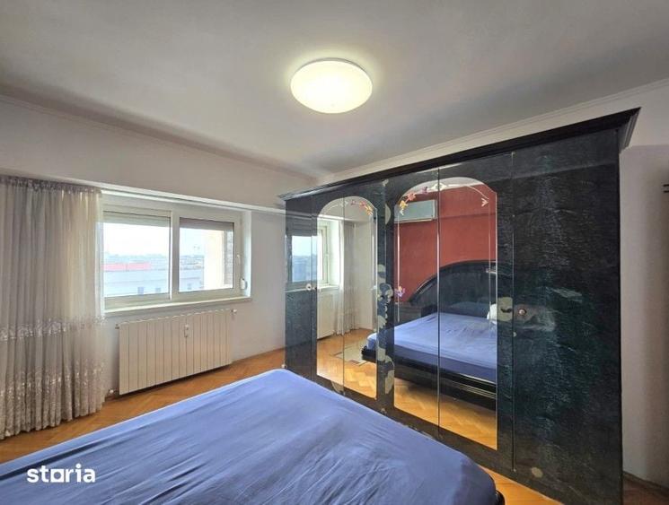 Apartament cu 3 camere în Unirii