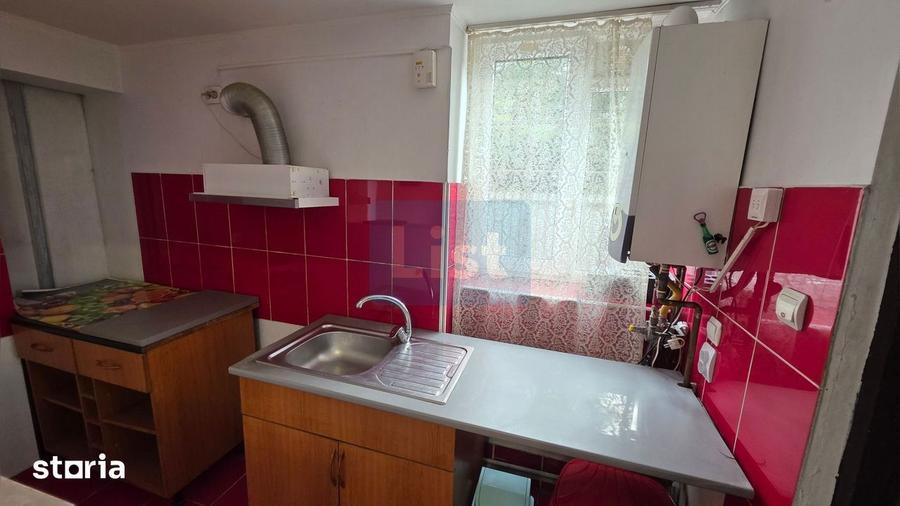 Casă cu 4 camere cu Teren 66.37 Mp în Central