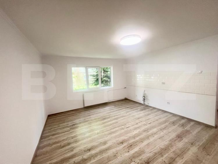 Apartament cu 3 camere semidecomandat în Rogerius