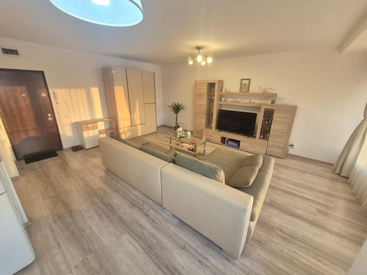 Apartament cu 2 camere decomandat în Lipovei