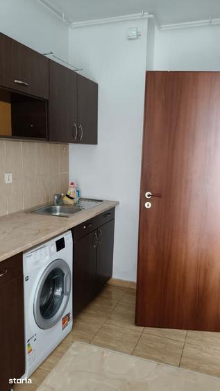 Garsonieră decomandată în Titan