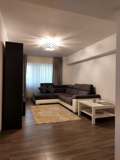 Apartament cu 4 camere decomandat în Ultracentral