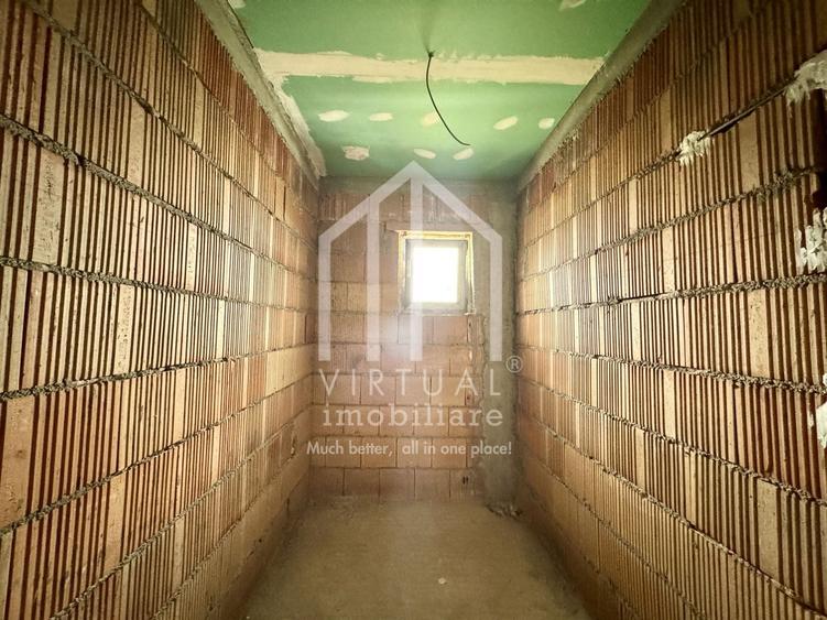 Duplex cu 3 camere cu Canalizare în Cristian