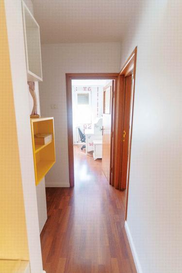 Apartament cu 4 camere în Drumul Taberei