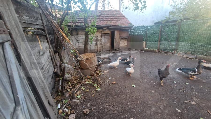 Casă individuală cu 6 camere cu Canalizare în Centrul Istoric