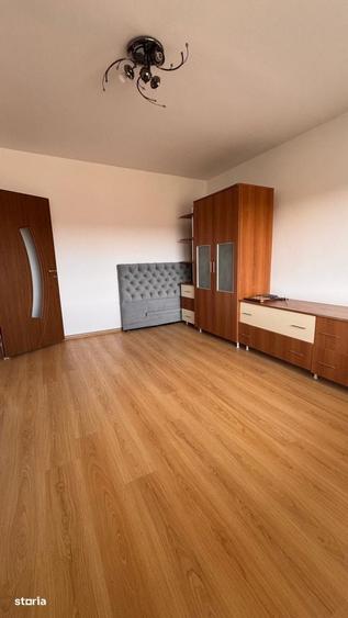 Apartament cu 3 camere, mobilat în Central