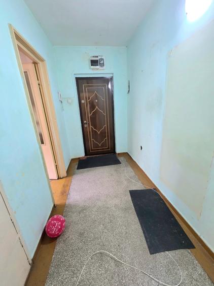 Apartament cu 4 camere semidecomandat în Hipodrom