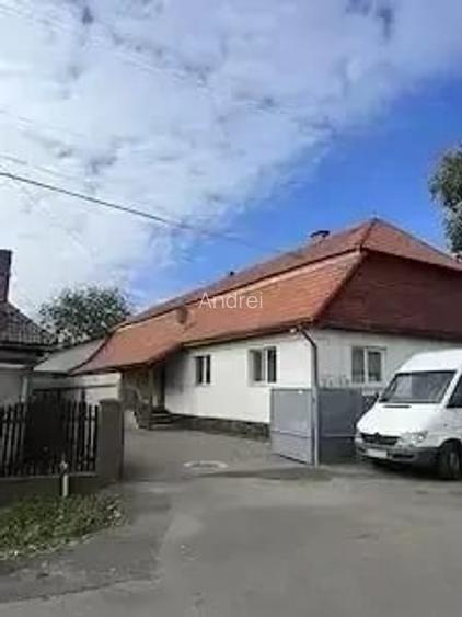 Proprietate cu apartament ?i brutarie teren 460 mp, Reghin
