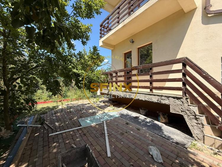 Casă individuală cu 4 camere cu Canalizare în Apărătorii Patriei
