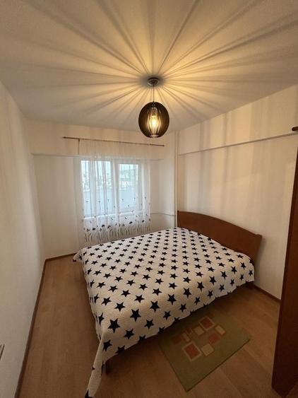 Apartament cu 3 camere decomandat în Obor