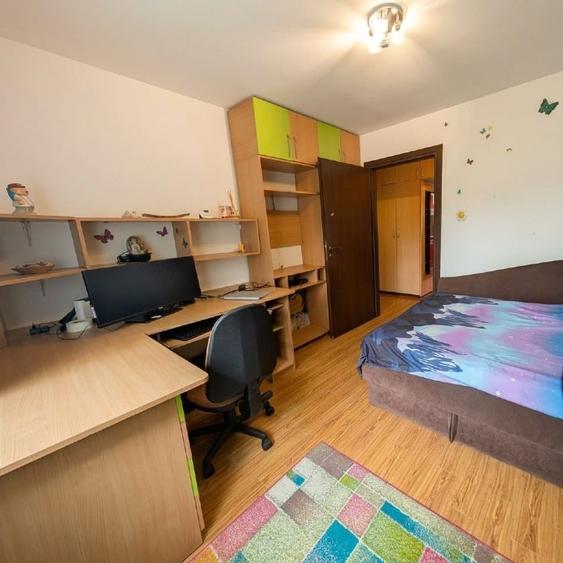 Apartament cu 4 camere decomandat, mobilat în Steaua