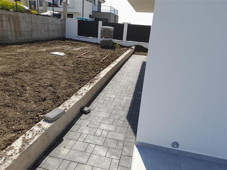 Casă individuală cu 4 camere cu Canalizare în Chinteni