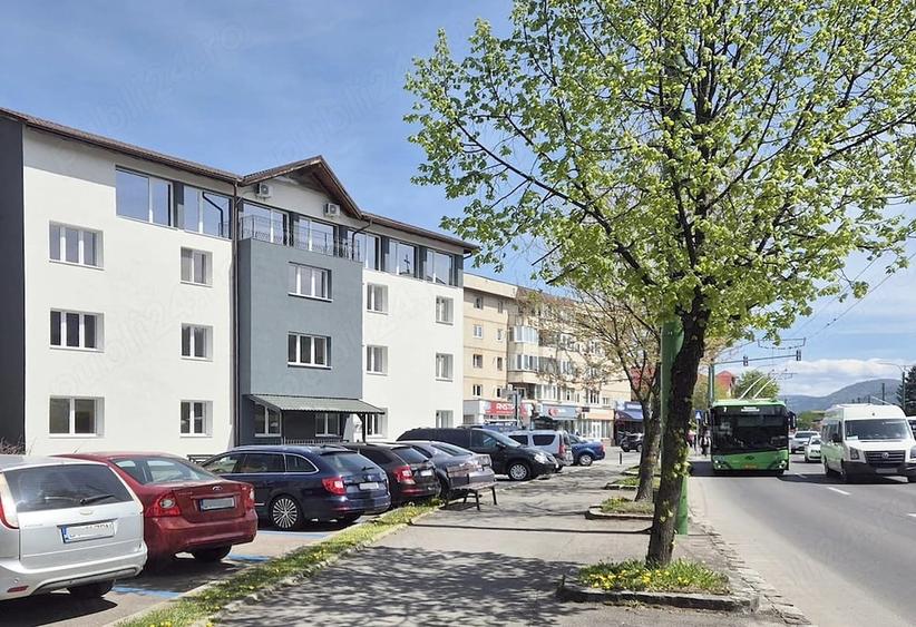 Spațiu comercial, de 880 mp, în Astra