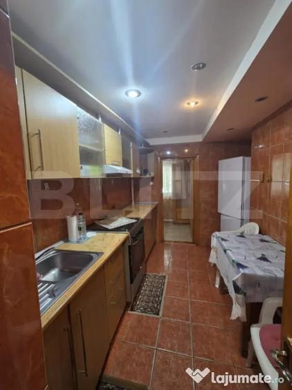 Apartament cu 2 camere decomandat în Micro 20