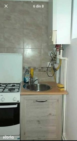 Apartament cu 3 camere semidecomandat în Central