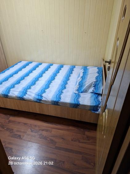 Apartament cu 4 camere semidecomandat în Micro 9