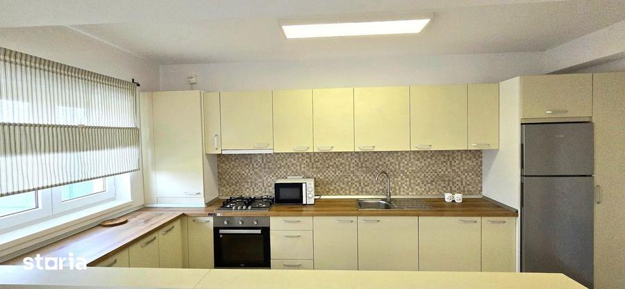 Casă cu 5 camere cu Teren 330 Mp în Ferme
