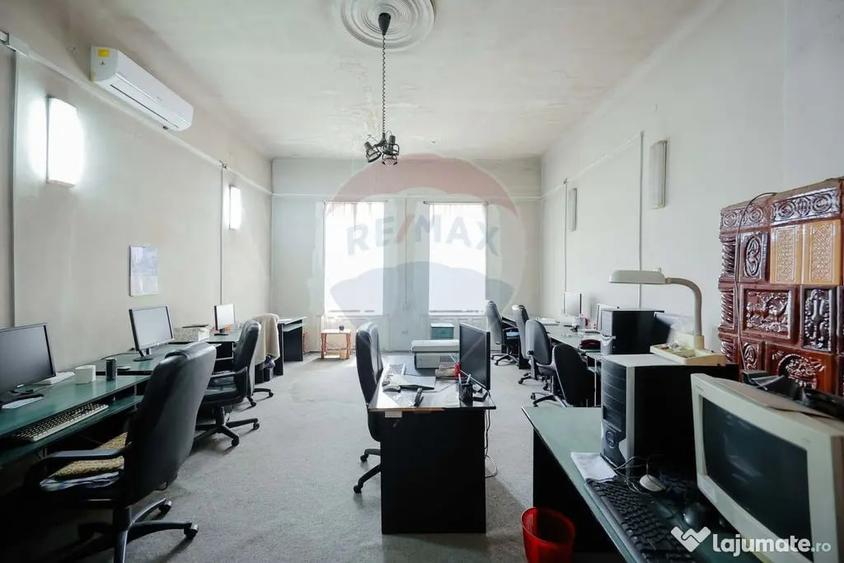 Apartament cu 3 camere decomandat în Ultracentral