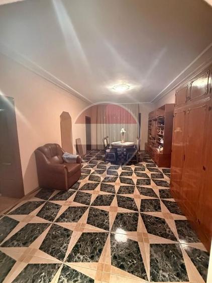 Casă individuală cu 4 camere cu Teren 7700 Mp în Brebeni