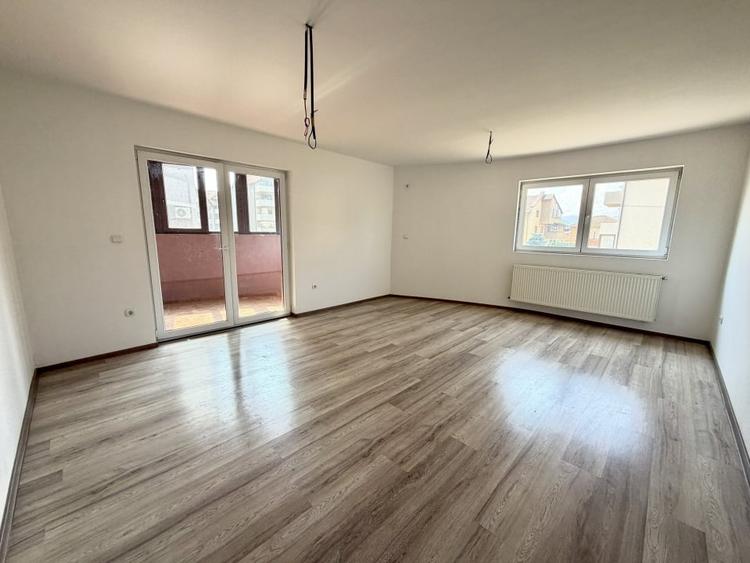 Apartament cu 3 camere decomandat în Sebeș