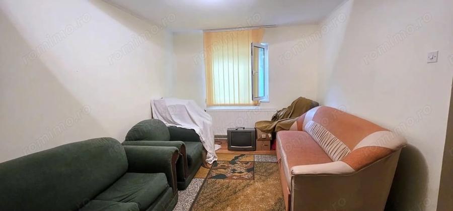 Casă cu Teren 1055 Mp în Vânători