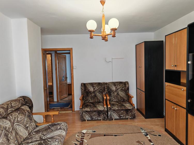 Apartament cu 2 camere decomandat, mobilat în Central