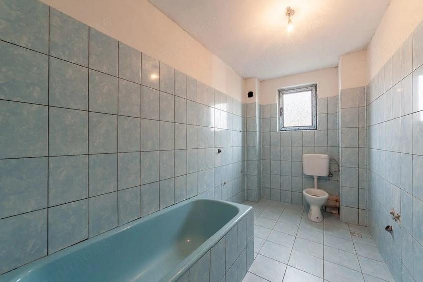Casă cu Teren 4563 Mp în Central