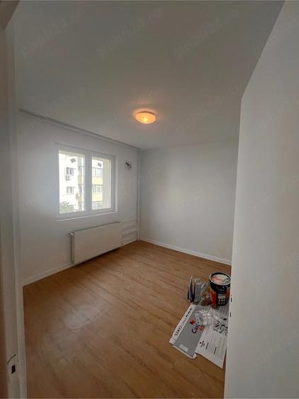 Apartament cu 3 camere decomandat în Dristor
