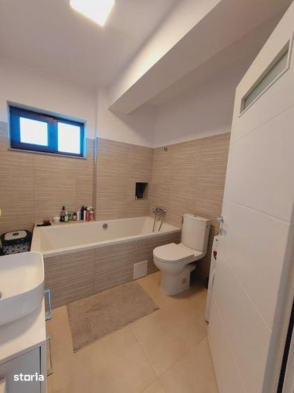 Apartament cu 3 camere decomandat, mobilat în Becaș